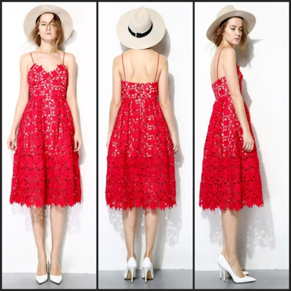FEW MODA NEW YORK Dresses & Skirts - FEW MODA‎ RED FLORAL LACE DRESS